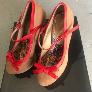 Two Lips Nude Platform Pumps